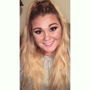 Meet your Posher, Lauren